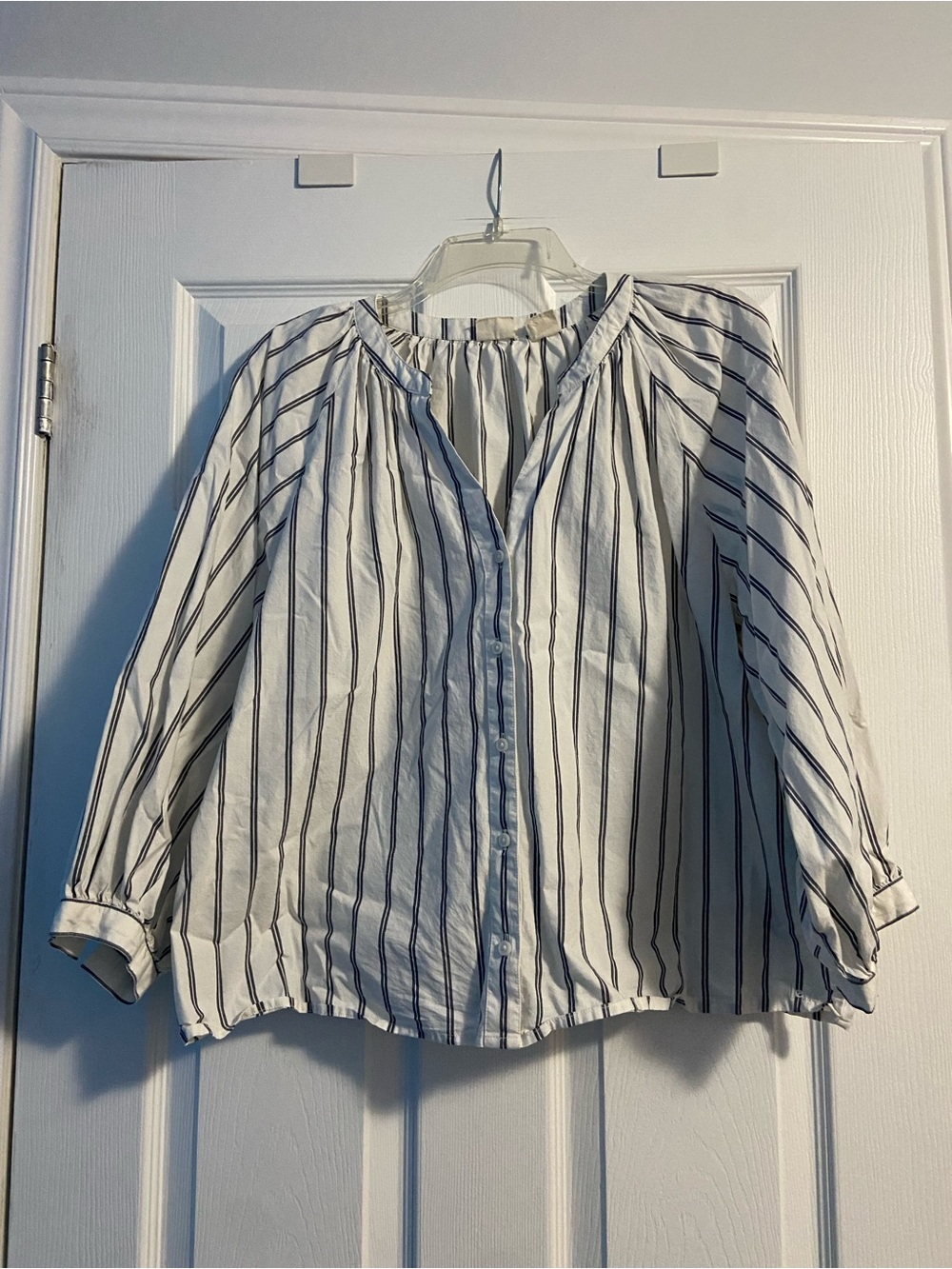 Levi’s Women’s Lainey White & Navy Striped Button Down Top Size L 100% Cotton